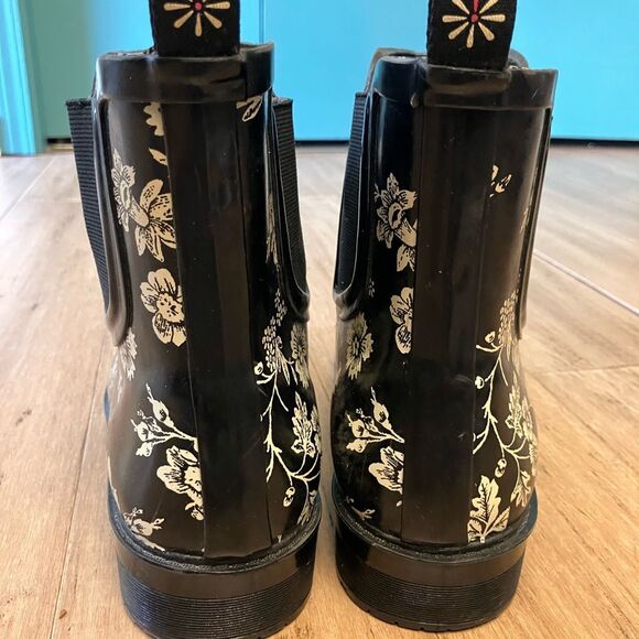 Issac Mizrahi women’s Chelsea boots-rubber sole/composition leather outsole 10 - Picture 4 of 6